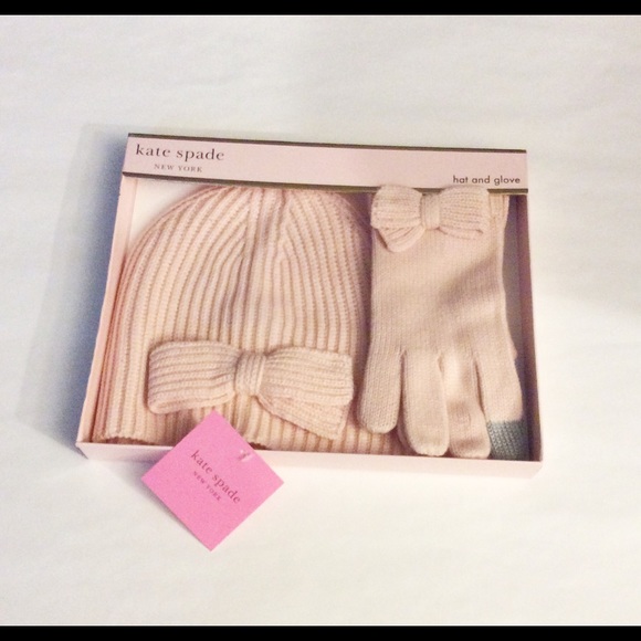 Kate Spade Bow Pink Hat and Glove Gift Set - Picture 2 of 3